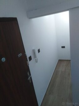 1,5 izb. byt (40,51 m2+balkón) - kvalitná rekonštrukcia