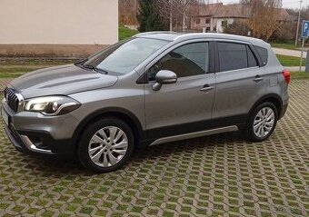 Predam Suzuki S-cross Premium1,4 Hybrid s tažnym zariadenim.