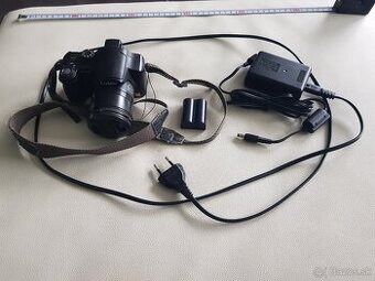 zachovalý fotoaparát Panasonic LUMIX DMC-FZ7