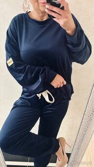 Damska talianska velurova suprava navy