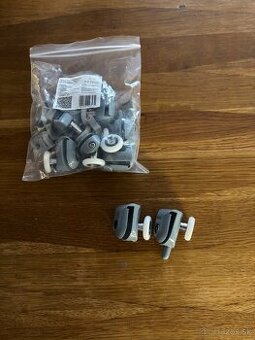 Kolieska na sprchový kút