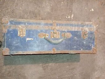 Predám pekný lodný kufor,drevený,okovaný,nálezový stav