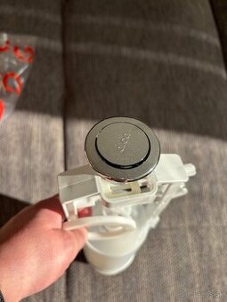 Splachovací systém