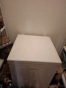 Mraznička Beko truhlicová