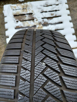 1ks zimna Continental 235/45R18