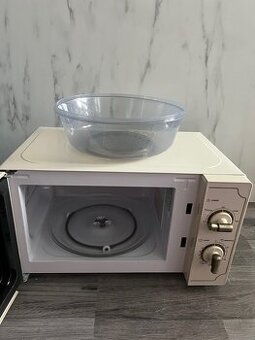 Retro mikrovlná rúra