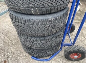 205/55 R16 zimne Semperit
