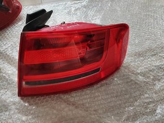 Audi A4 B8 combi zadné svetlá