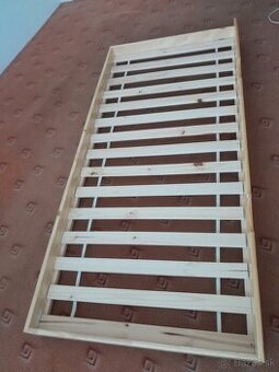 Spodná zásuvka pod posteĺ