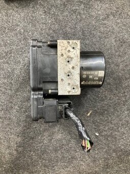 Jednotka ABS Octavia 2