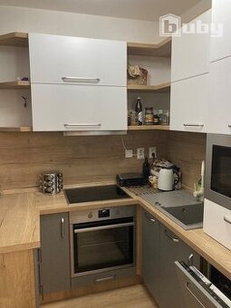 PREDAJ 3 IZBOVÝ BYT S BALKÓNOM A PARKOVANÍM, POV.BYSTRICA