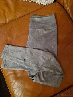 Nenosene leginy Nike v. M