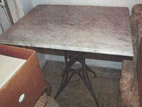 Starožitný mramorový stolík