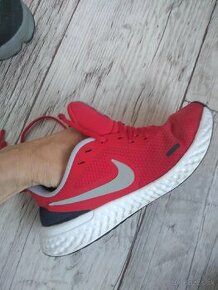 Bežecké tenisky Nike c.36,5