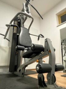 Lifefitness  kladková posilovacia multi stanica