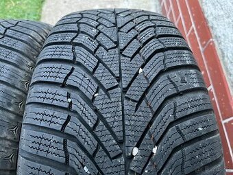 235/55 R18 104V zimné pneu. Kumho