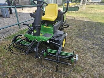 Vretenová kosačka John deere 2500A
