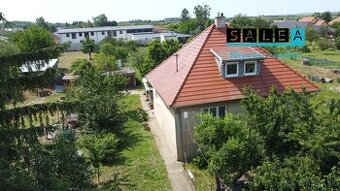 ZNÍŽENÁ CENA  Slnečný rodinný dom 110 m2, garáž, rekonštruk