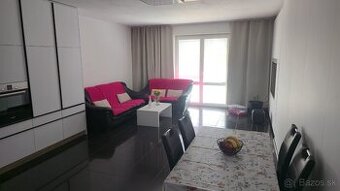 Predám 2 izbový byt 62m2 so záhradou a parkovaním