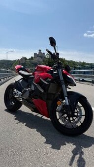 Ducati Streetfighter v2