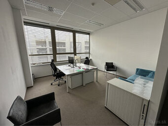Prenájom 2 kancelárii o výmere 60,39 m² na Galvaniho ulici v