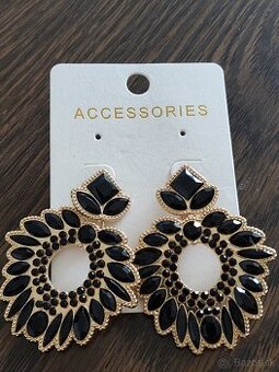 Visiace náušnice s kamienkami