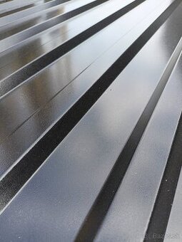 Trapezový plech T-18 čierna 0,5hr. 2m - 1