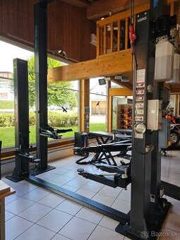 NEMECKÝ dvojstĺpový zdvihák 4.2 a 4.5T WEBER - AUTOMAT