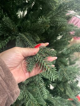 Predám stromcek 3d pol