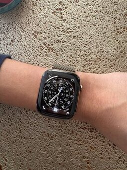 Vymením za menšie Apple Watch 11 zlate