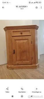 Velka rohova skrinka.