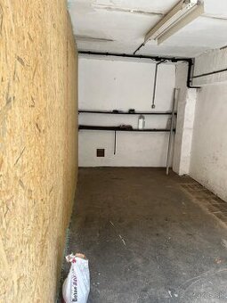 Garaz vo Vrakuni - 1