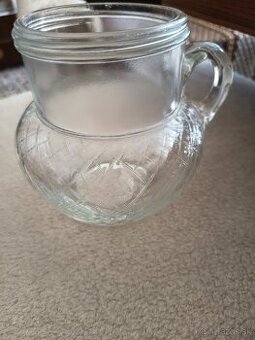 Starožitný krčah sklo.