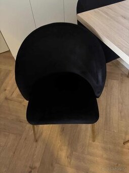 Jedálenskej stoličky