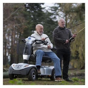 Elektrický invalidny vozik - skúter pre seniorov