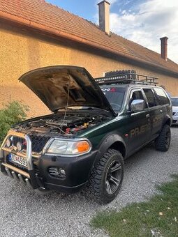 Mitshubishi Pajero Sport 2,5 TD 4x4 - 1