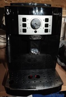 Automaticky kávovar Delonghi Magnificas s