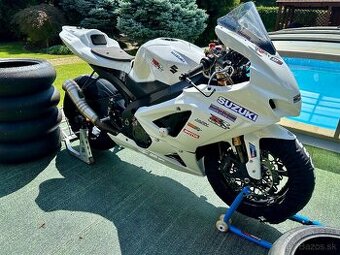 Okruhovka Suzuki GSXR 1000