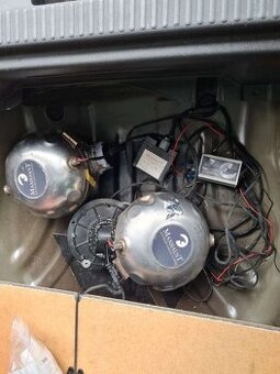Aktivny soundbooster Maxhaust.