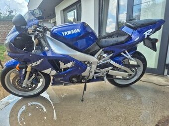 Yamaha R1