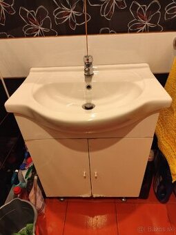 60cm umývadlo so skrinkou, bateriou - 1