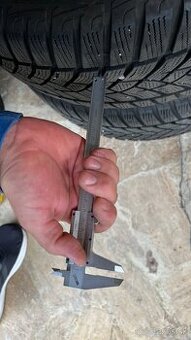 Zimné pneumatiky Goodyear 235/45 R18 98V