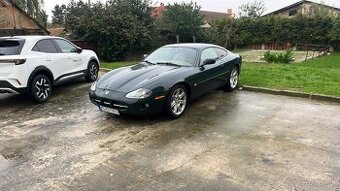 Jaguar xk8 v8