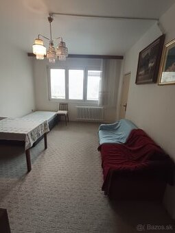 V lokalite Nová nemocnica ponúkam izbu do podnájmu