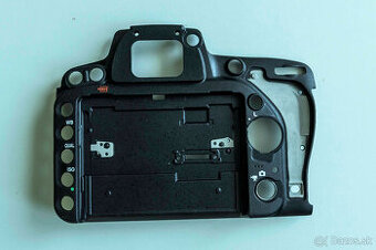 NIKON 750 zadný kryt