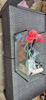 Akvárium a doplnky.