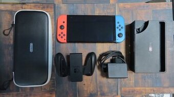 NINTENDO Switch oled výborný stav + príslušenstvo