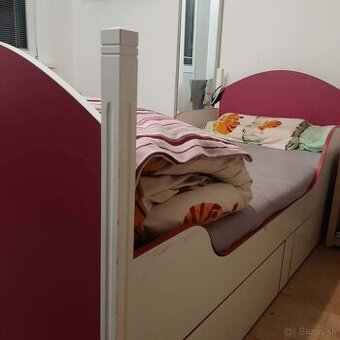 2x detské postele. Rozmery: 90x200