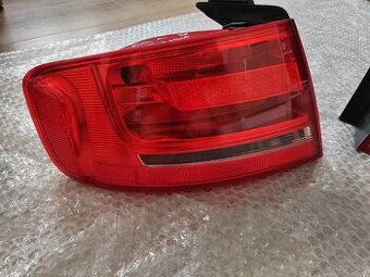 Audi A4 B8 combi zadné svetlá