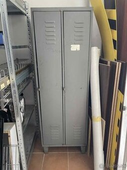 Plechová skrinka, šedá dvojmiestná